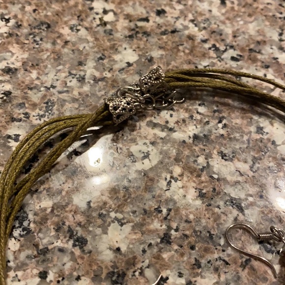 Acrylic dangling necklace with hunter green, orange & silver & matching earrings - Picture 9 of 10